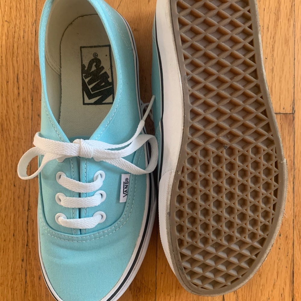 VANS - Picture 2 of 3